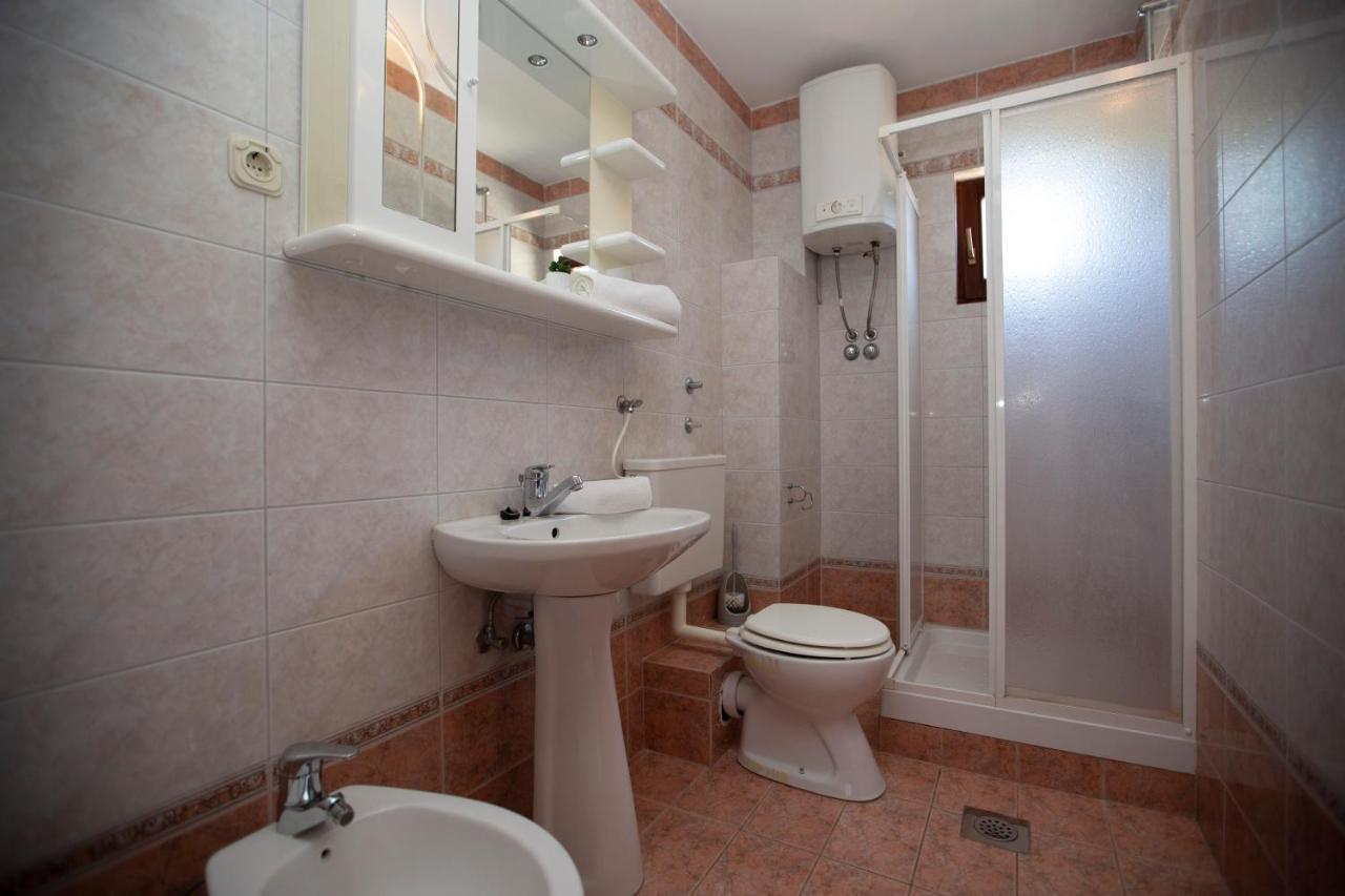 Villa Tomasovic Lokva Rogoznica Buitenkant foto
